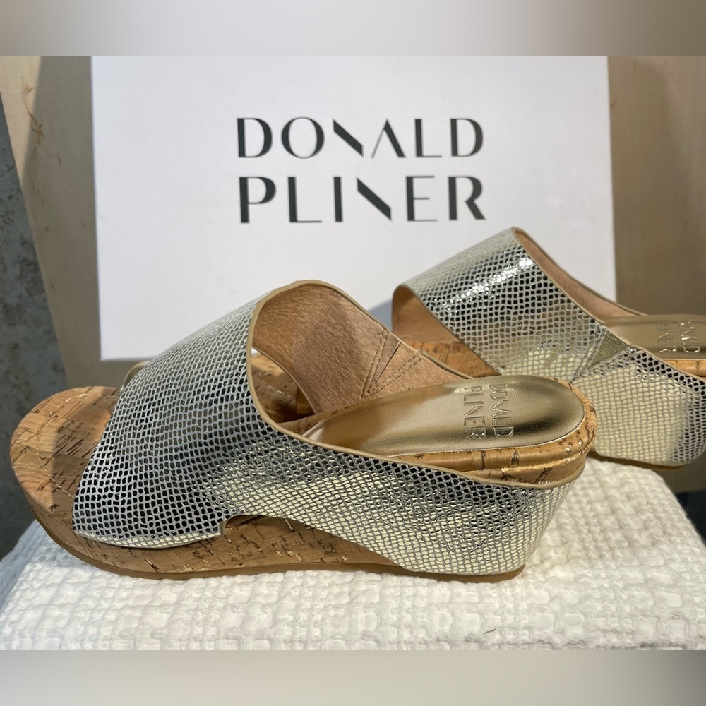 Donald Pliner snake print sandal- NIB